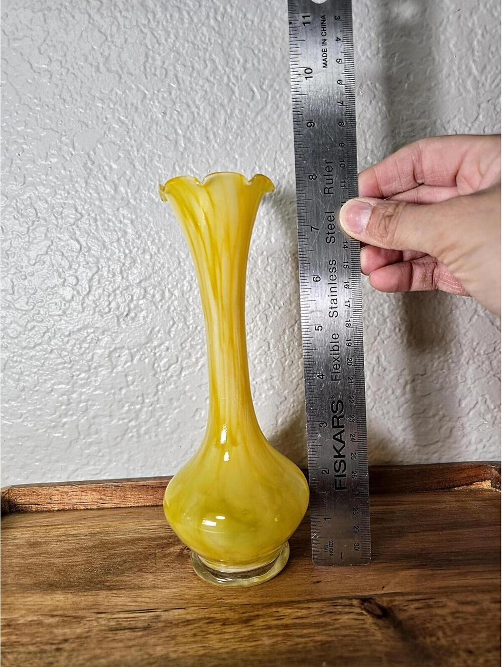 Vintage Hand-Blown Yellow Swirl Art Glass Bud Vase Ruffled Rim - Picture 4 of 5